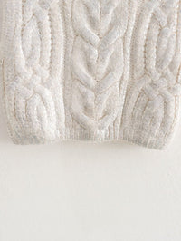 Sleeveless White knit vest